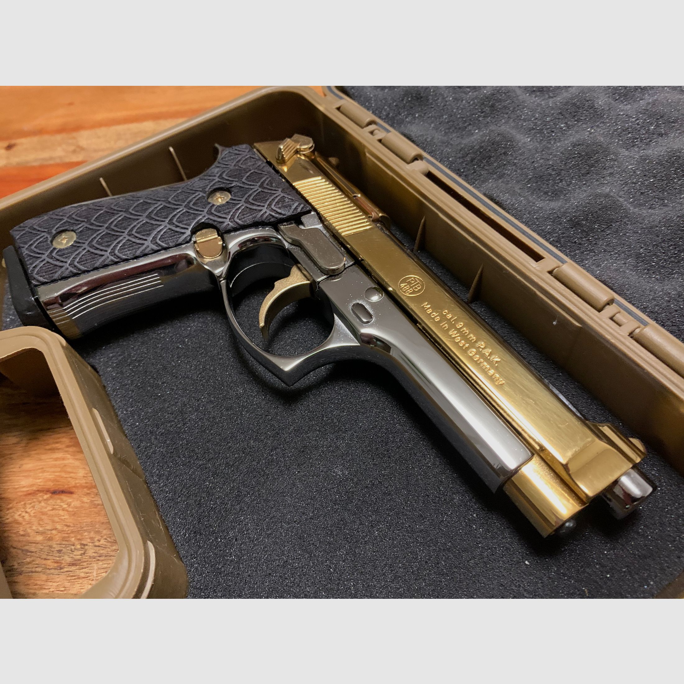 Reck Miami 92F, 9mm P.A.K. 24k gold-plated and chrome-plated