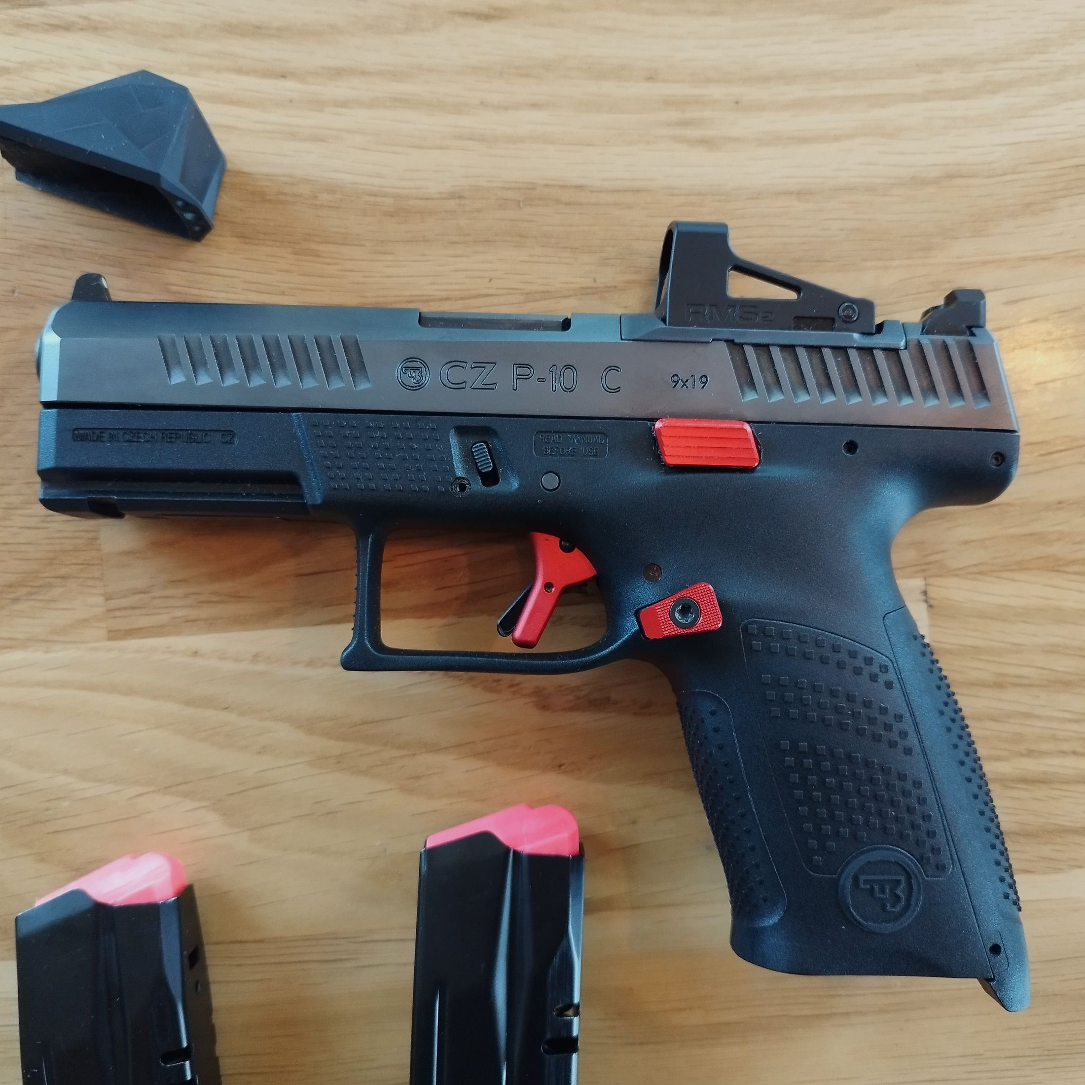 Conjunto de edición especial CZ P-10 C OR Red, incluido el visor Shield Sight RMS