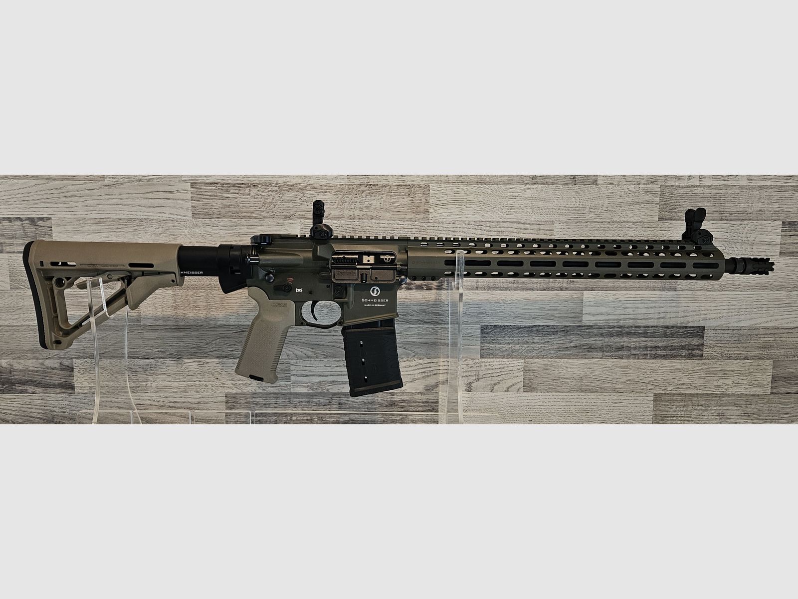 Neuware vom Fachhandel - Schmeisser AR15 M5FL Sondermodell MAGPUL 16,75" OD Green FDE Kal. .223Rem