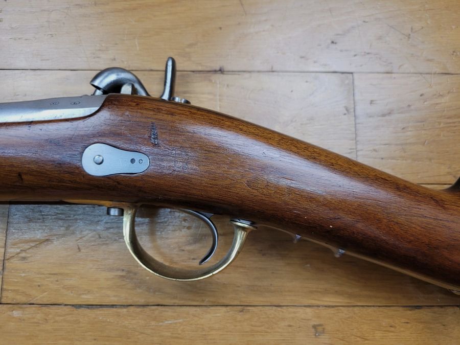 Très beau mousqueton de Gendarmerie modèle 1842 (et pas T ou Tbis) – Rare état originel en modèle 1842 – Manufacture Royale de Tulle 1846 – Homogène – Macaron – TBE+, image 24 sur 30