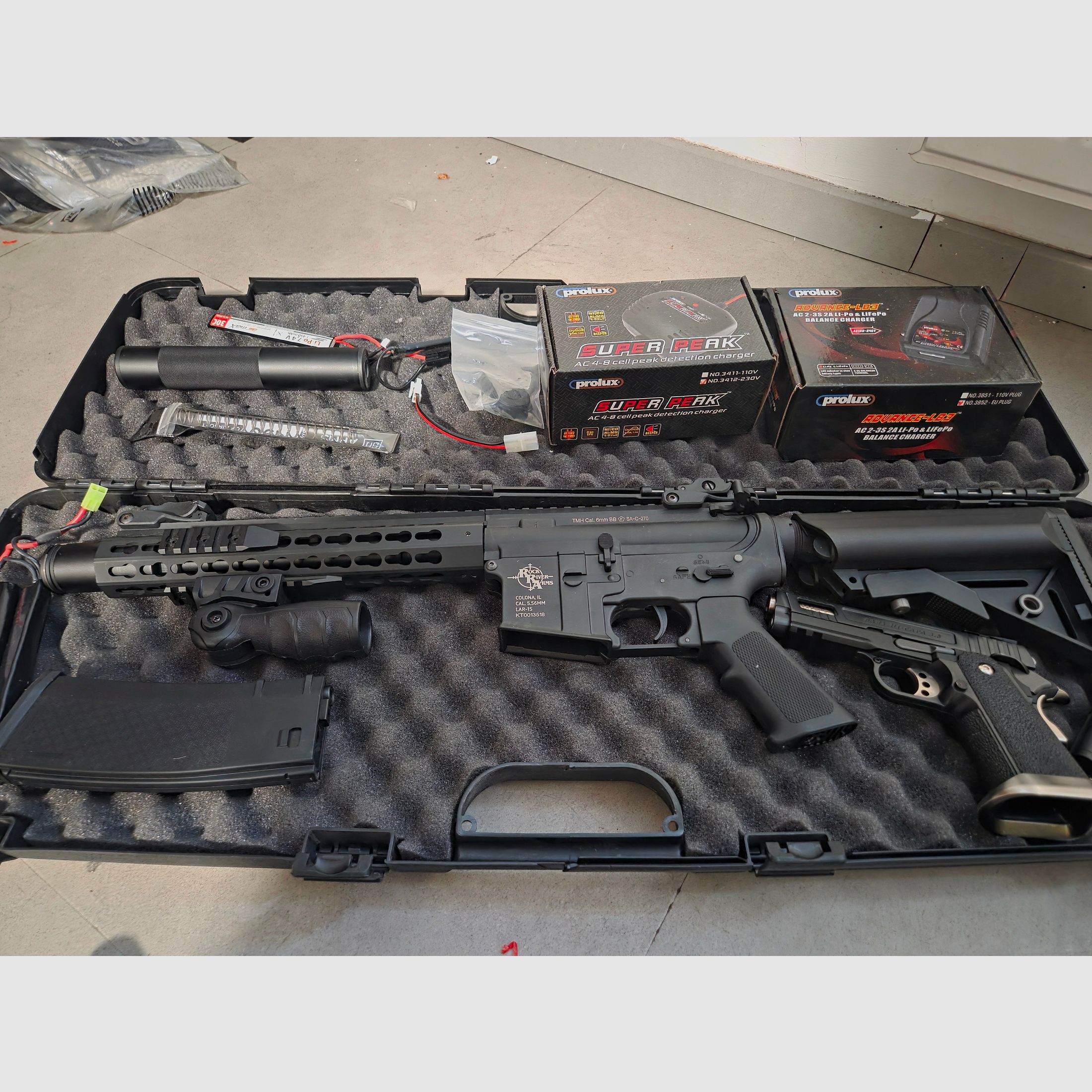 2 uszkodzone Airsofty – WE T-Rex Hi-Capa & Specna Arms SA-7 Core (do majsterkowania / na części)