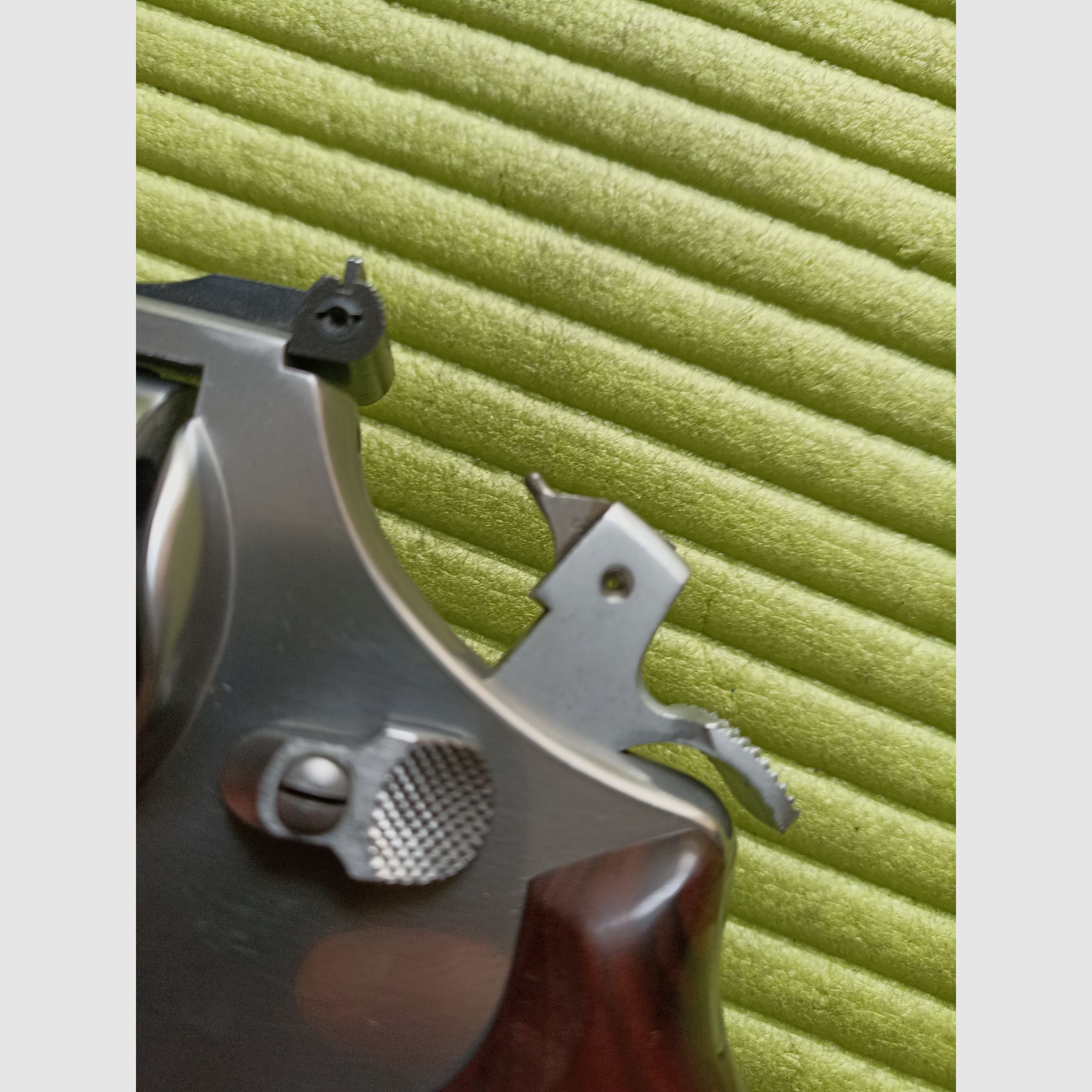 Smith & Wesson 629 Classic DX  .44 Magnum Stainless Steel