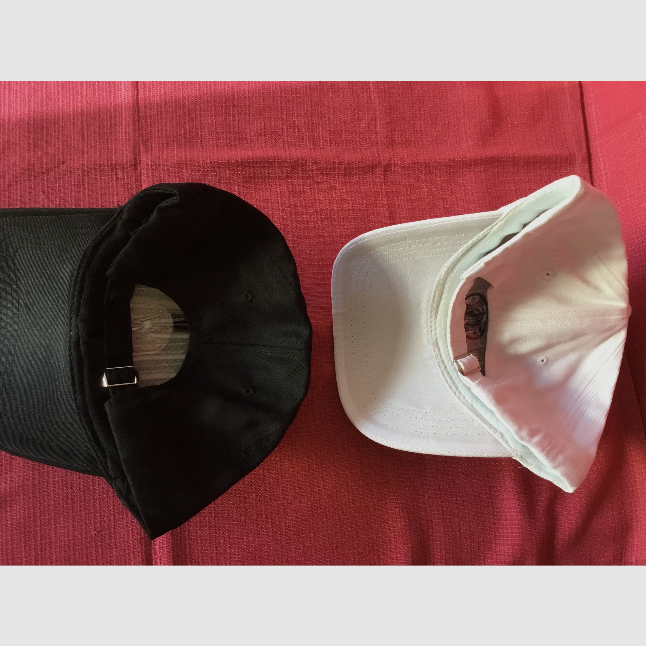 Gorra de béisbol Smith & Wesson en negro y blanco