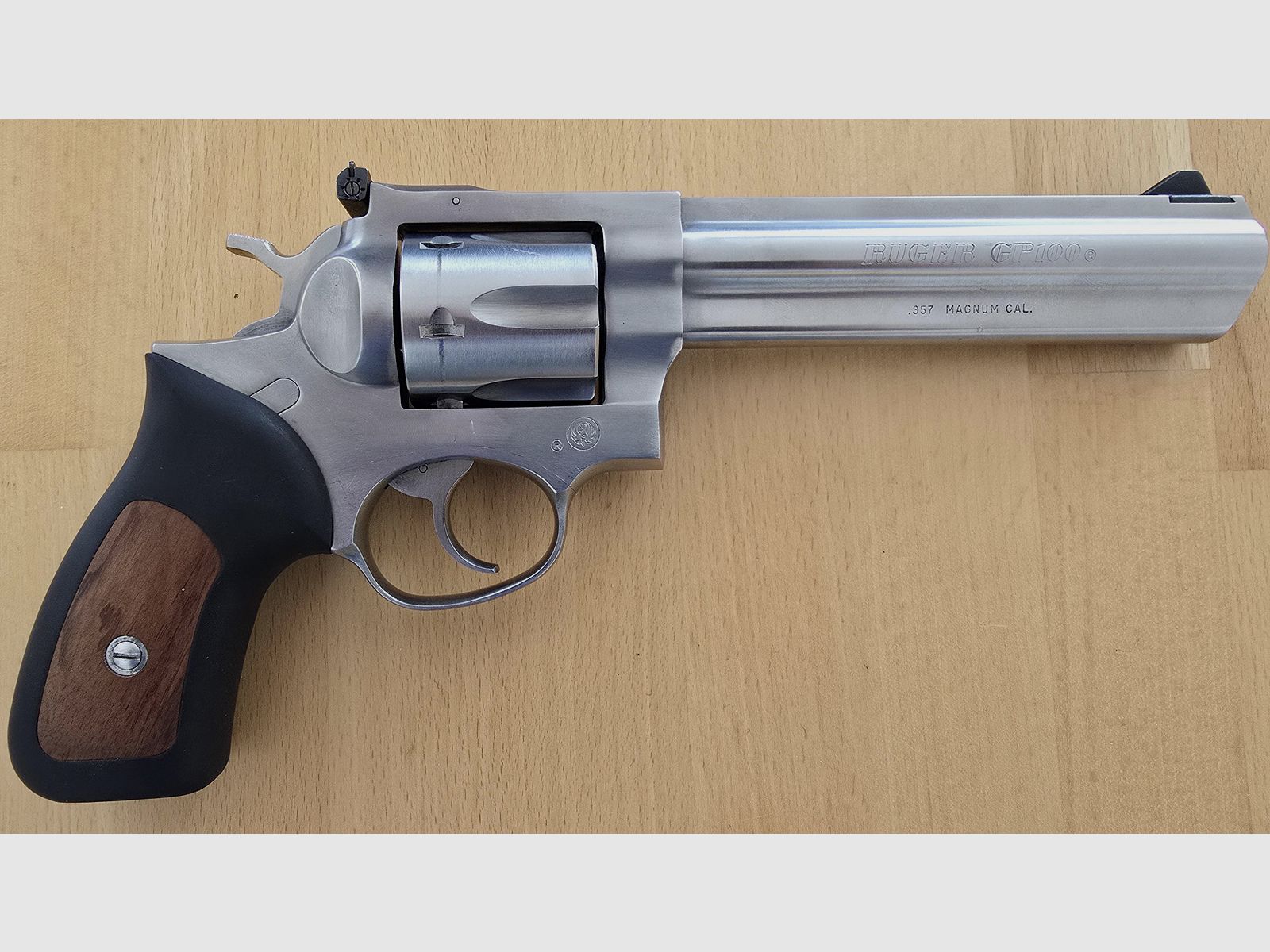Revolver RUGER GP100 .357 Mag. 6 colpi
