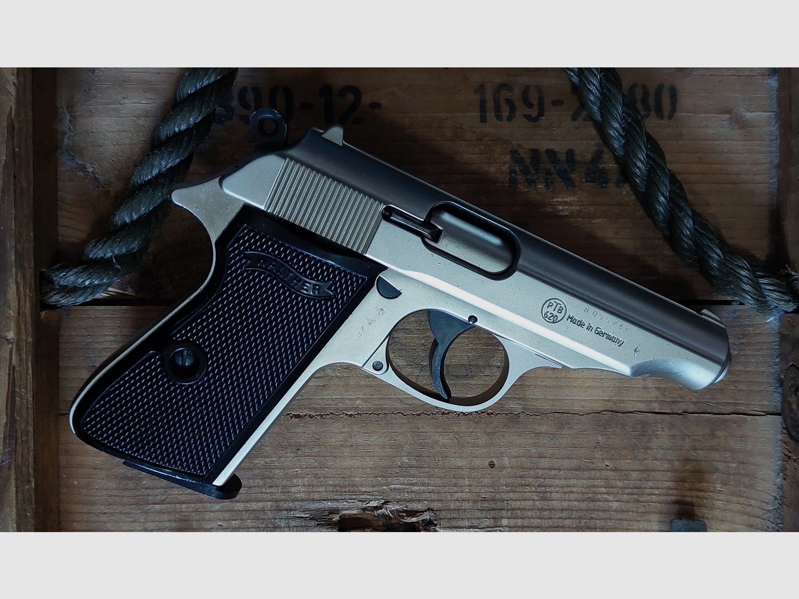 Walther PP chrome 9 mm PAK (PTB 620)