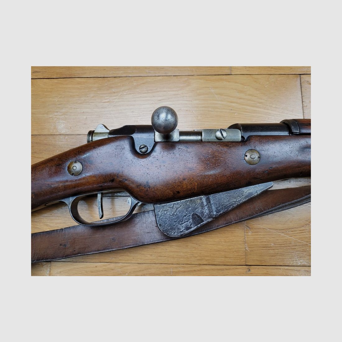Gutes Gewehr Berthier – 07/15 Mod. 1916 – 5-Schuss-System – Kal. 8×51 Lebel – Abzug, beweglicher Verschluss und Lauf mit Nummer – Sehr schöner Lauf – Gewehrriemen – 2 Clips – TBE, Bild 1 von 24