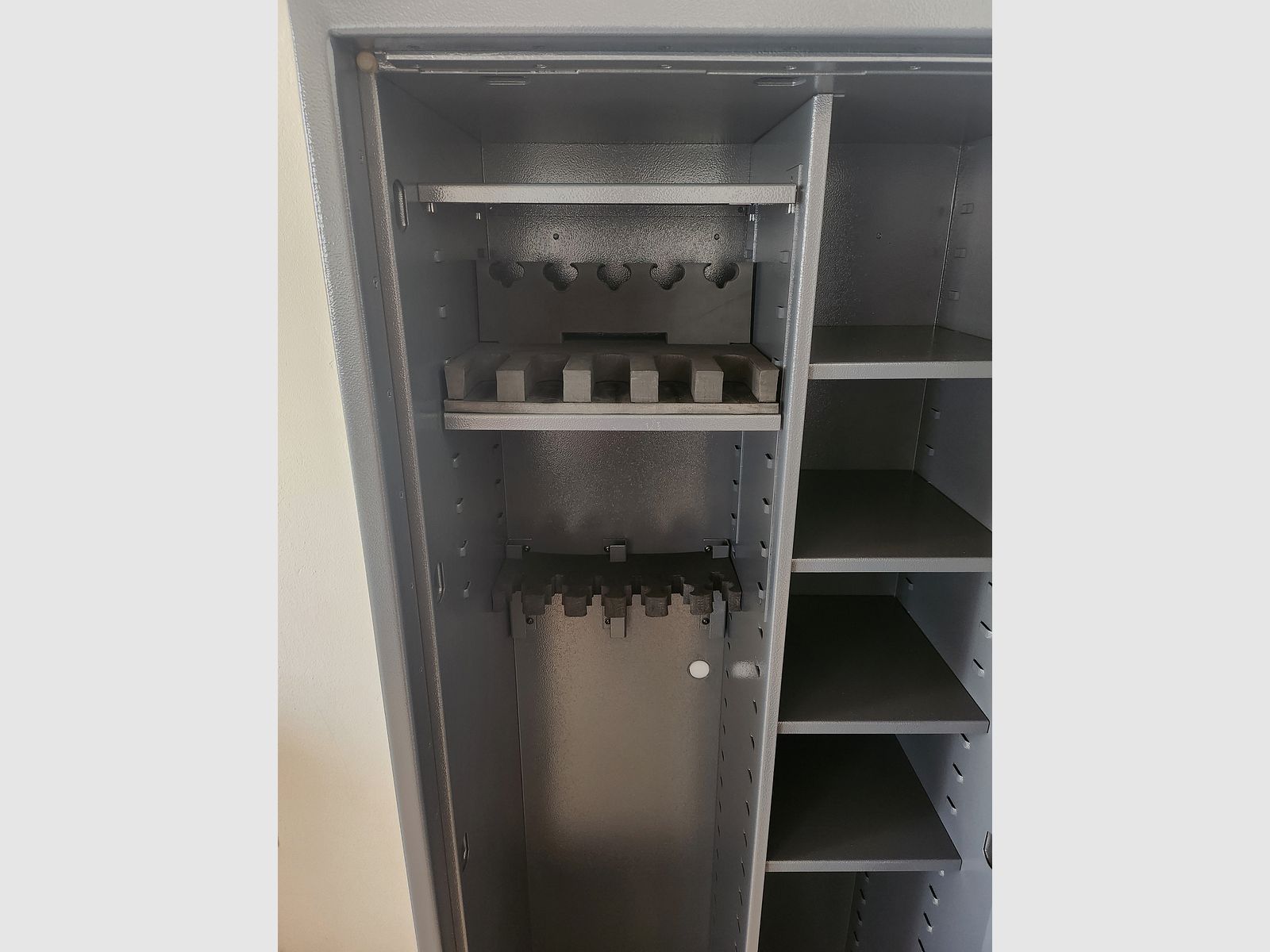 Armadio per armi Gun Safe 1-6 Kombi EN 1143-1 con parte scaffale | Serratura elettronica