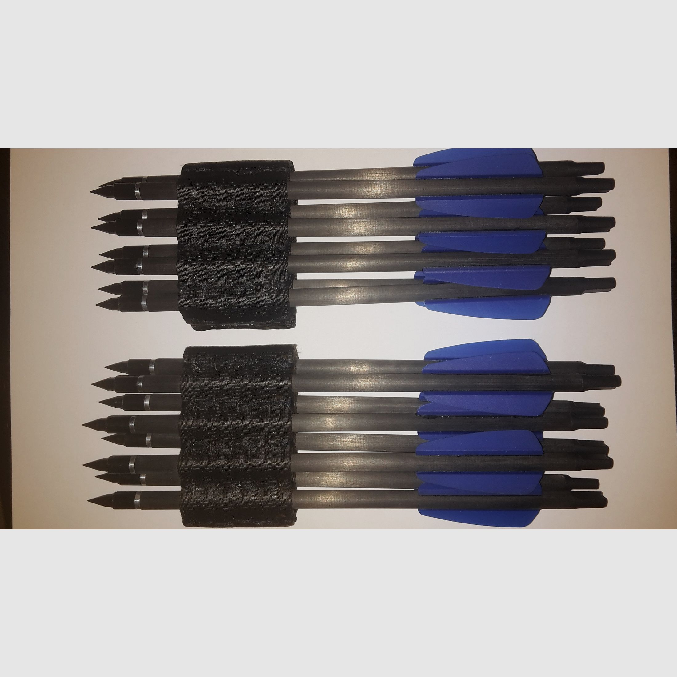 2 arrow holders for Cobra Adder, Black Kommando, each with 8-round loading strips, incl. bolts, new