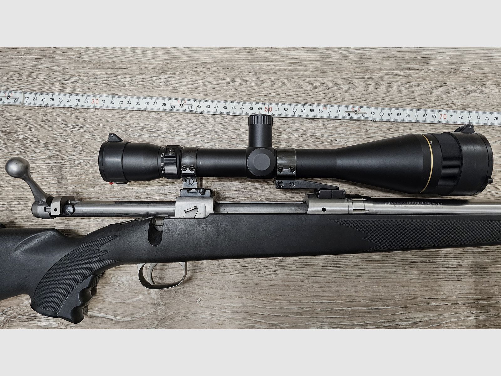 Fucile a ripetizione Savage Modell 116 calibro .338 WinMag con Leupold VARI-X III 6.5–20x50mm LR su montaggio girevole