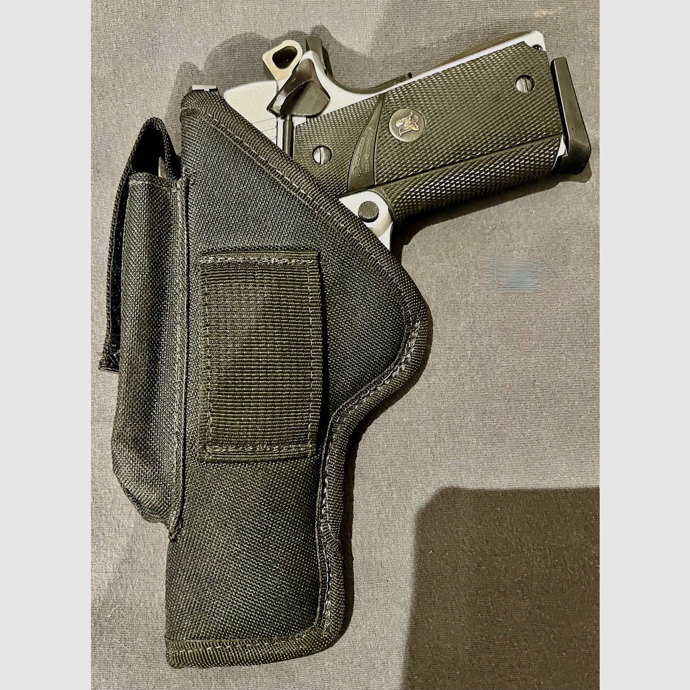 Universal-Holster aus Nylon mit Magazintasche — für große Pistolen / 1911 & Co.