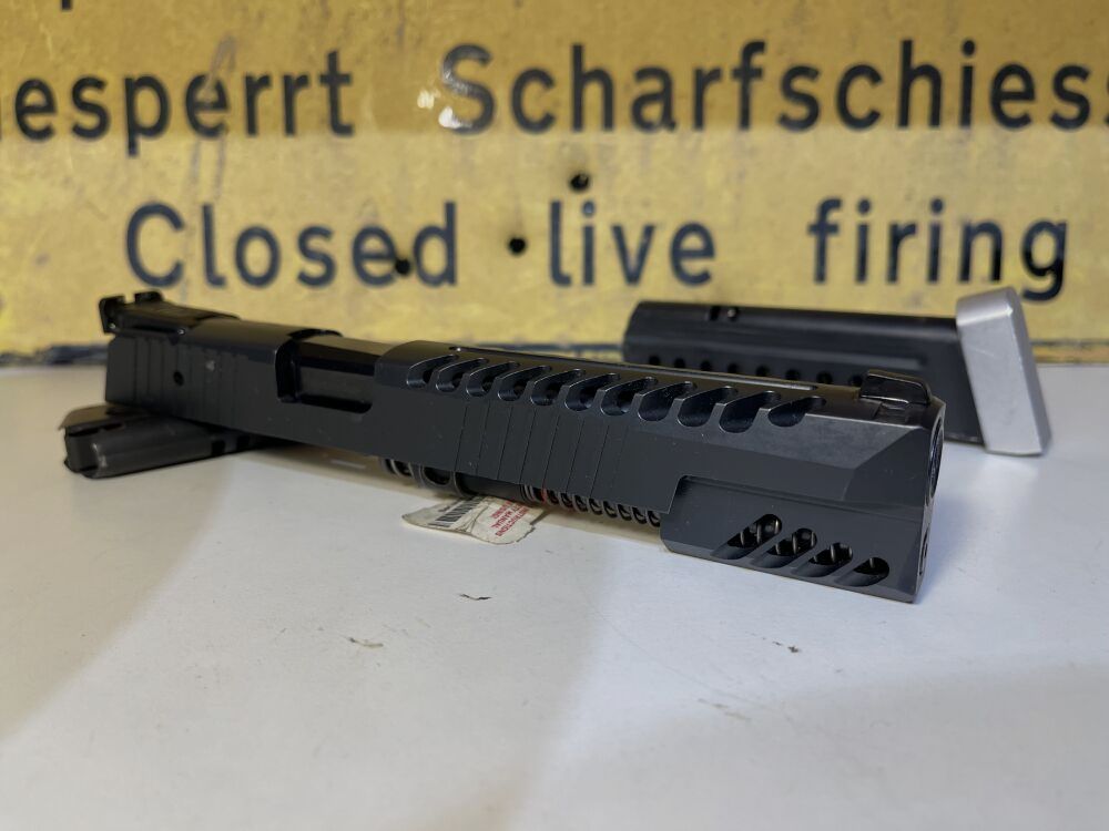 Sistema de intercambio SIG Sauer P220 X-Six (esqueletizado!), calibre .45Auto