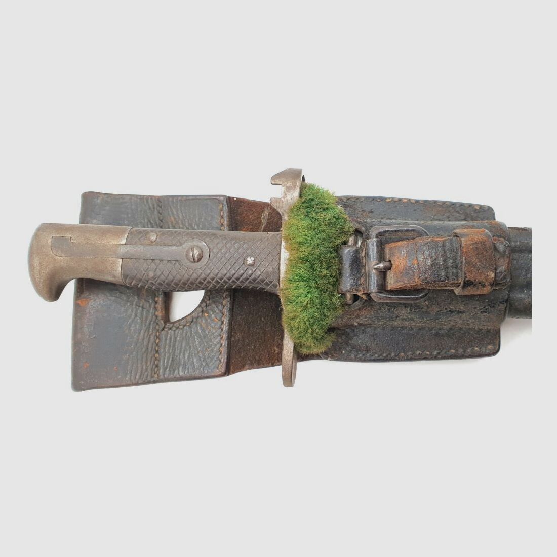 Vetterli original Vetterli bayonet with saw teeth and green fur on the scabbard