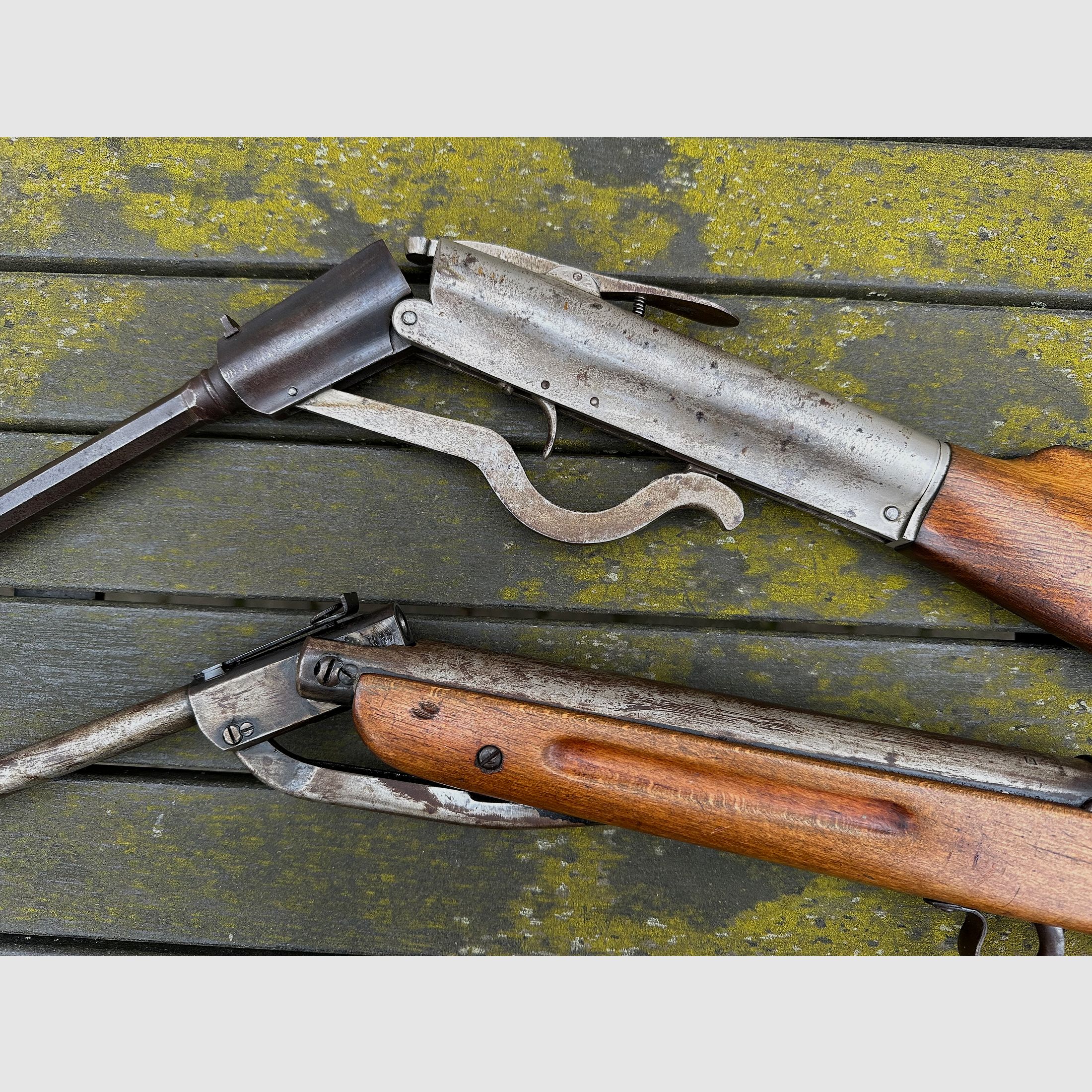 2 pièces de vieux fusil à air comprimé Knicker Diana 25 RDA et avant 1945 D.R.G.M. provenant d'une succession