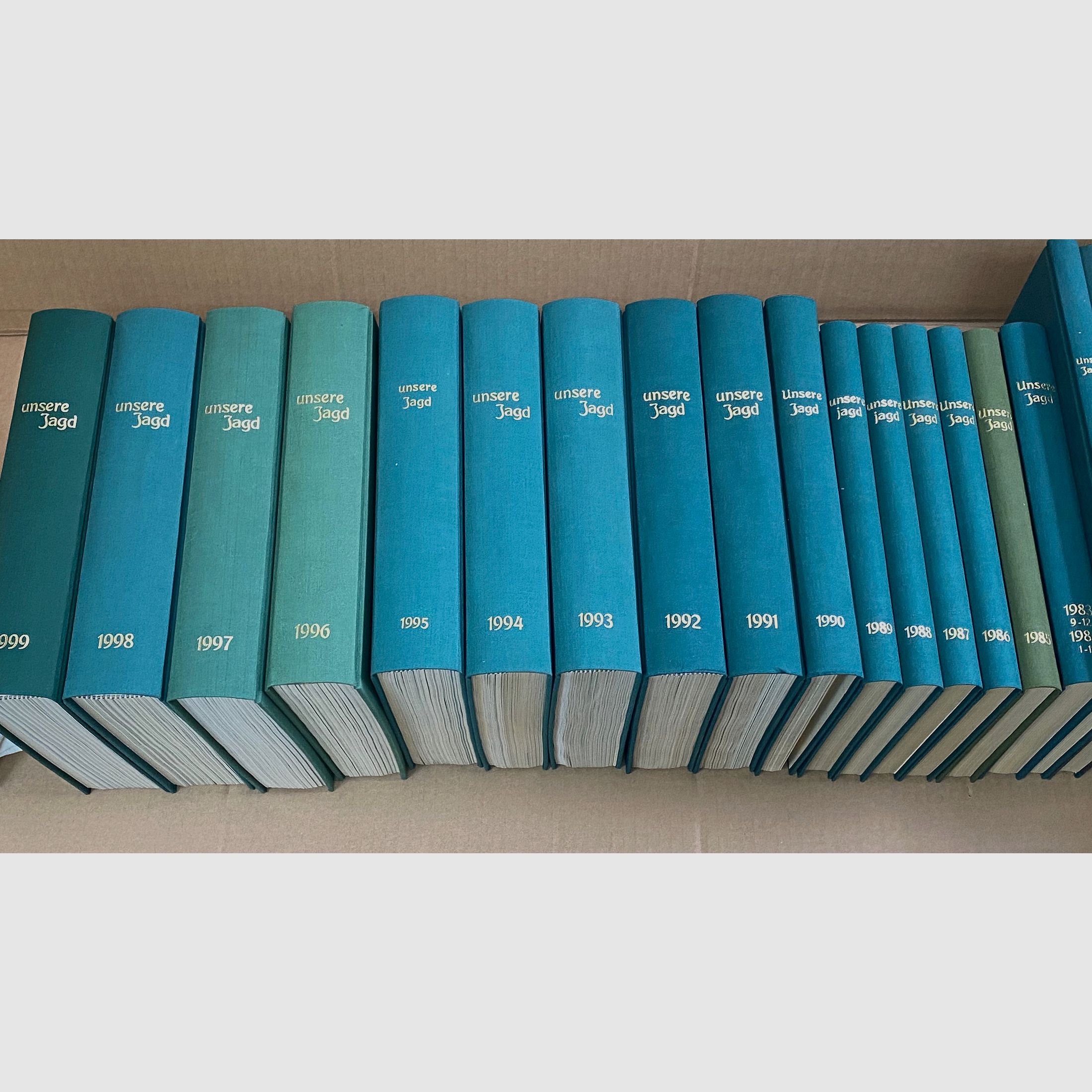 Zeitschrift "Unsere Jagd"  von 1956 bis 2020, einmalige Sammlung für Liebhaber, 65 Jahresausgaben,    Ausgaben von 1956 bis 2015 gebunden,  Jagdzimmer, Jagdbücher