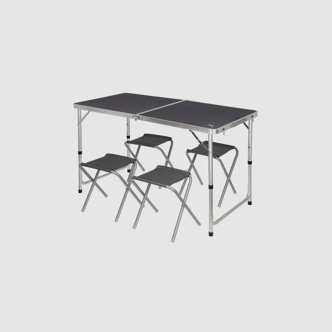 NC1633 table with 4 chairs Nils Camp