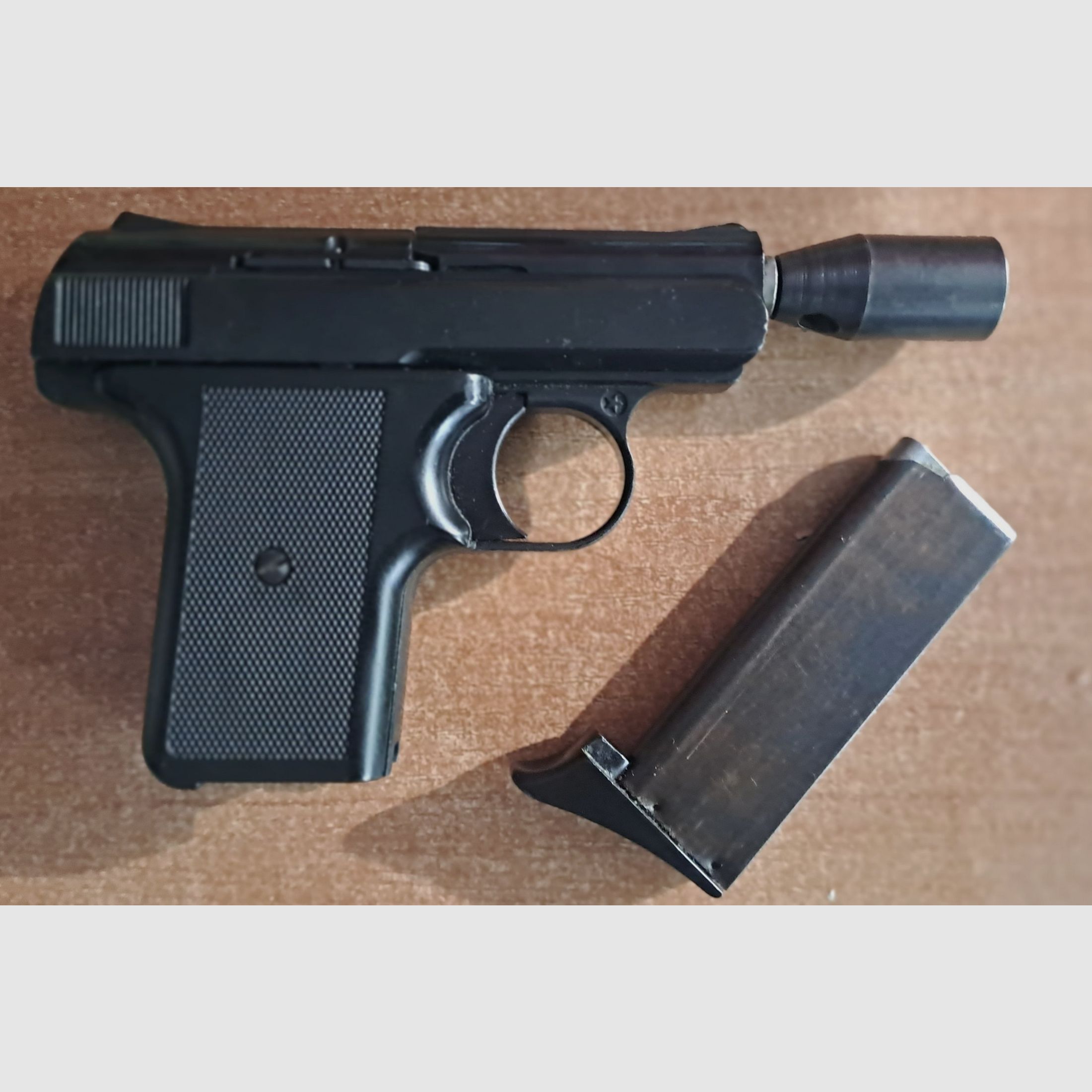 Reck Gaspistole P6s im Kaliber 8 mm Knall mit Abschussbecher/ PTB 388, Bild 7 von 7