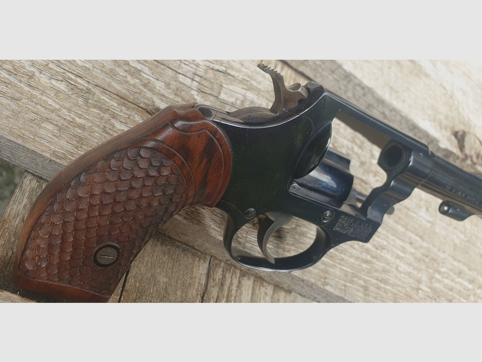 Revolver, Smith&Wesson, Mod 36,  Kal..38Spec. 2,5Zoll / Lauf, Griff mit Schuppen-FH