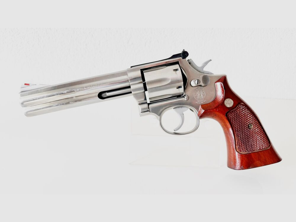 Smith & Wesson 686 - 1 6 cali .357Mag