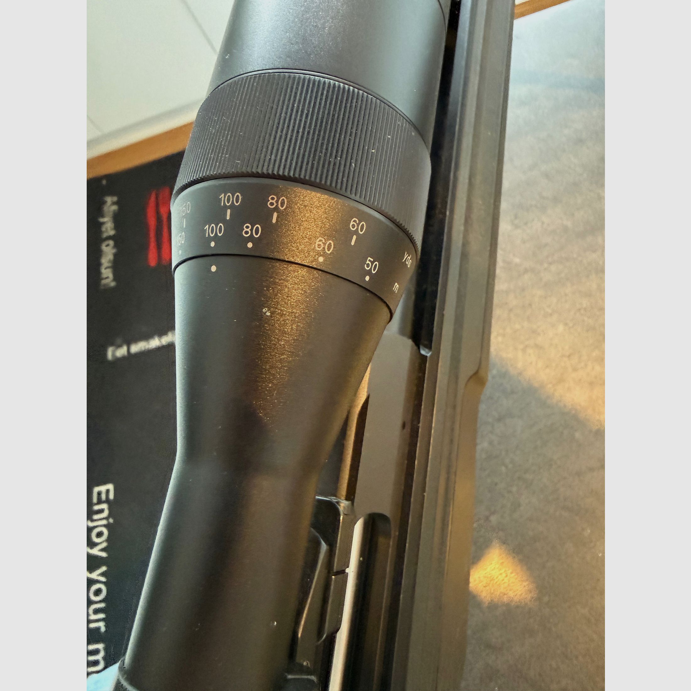 Sako TRG 42, Cal. 300 Win Magnum, negro. Swarovski Habicht, 4-16x50