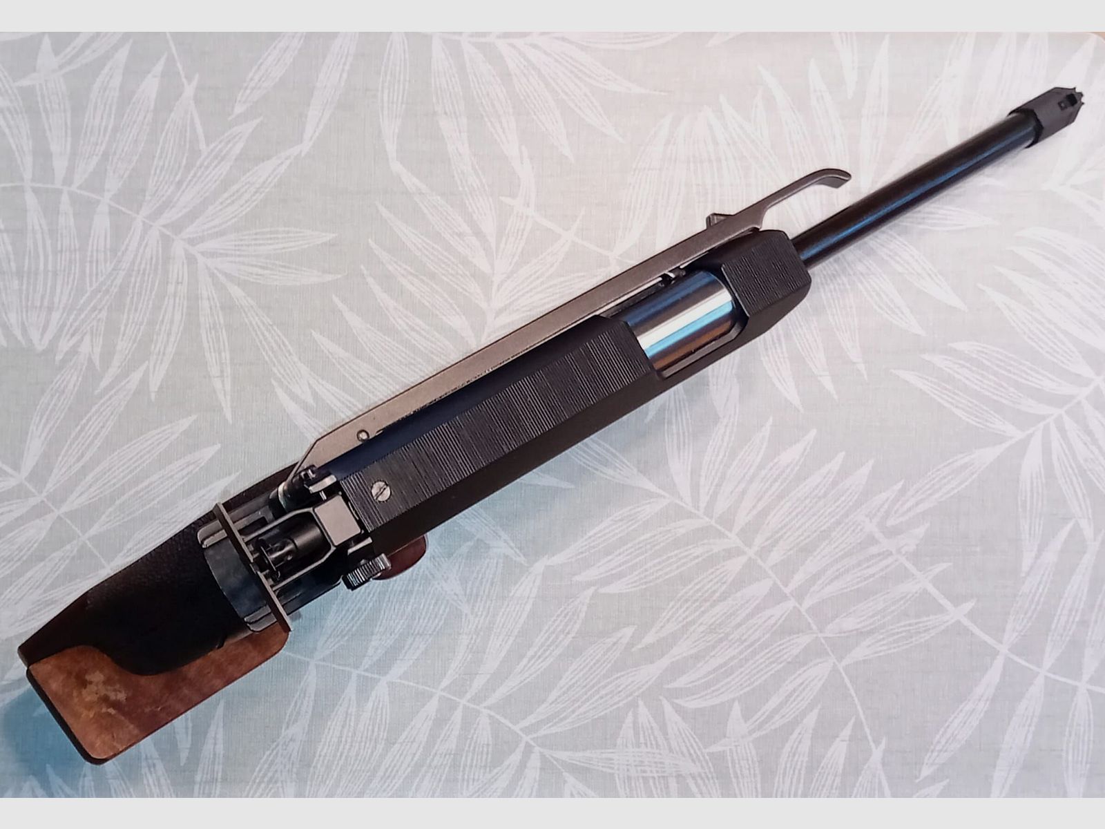 Pistolet pneumatyczny Feinwerkbau 90, zdjęcie 3 z 5