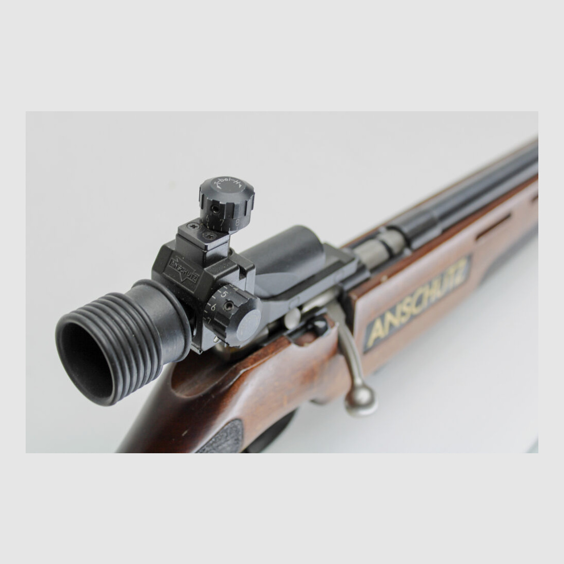 Rep. karabin Anschütz ST kal. .22lr z diopterem i lufą meczową .22lr