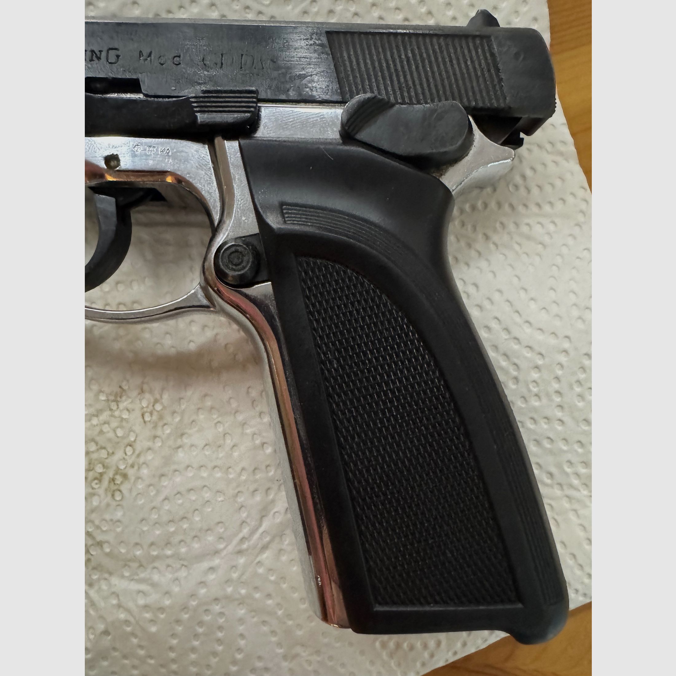 Browning GBDA 8 Ersatzteilspender mit Magazin.