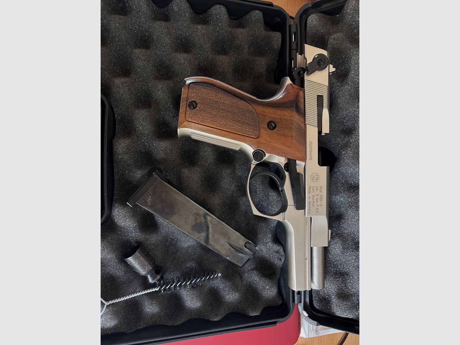 blank-firing pistol, image 7 sur 7