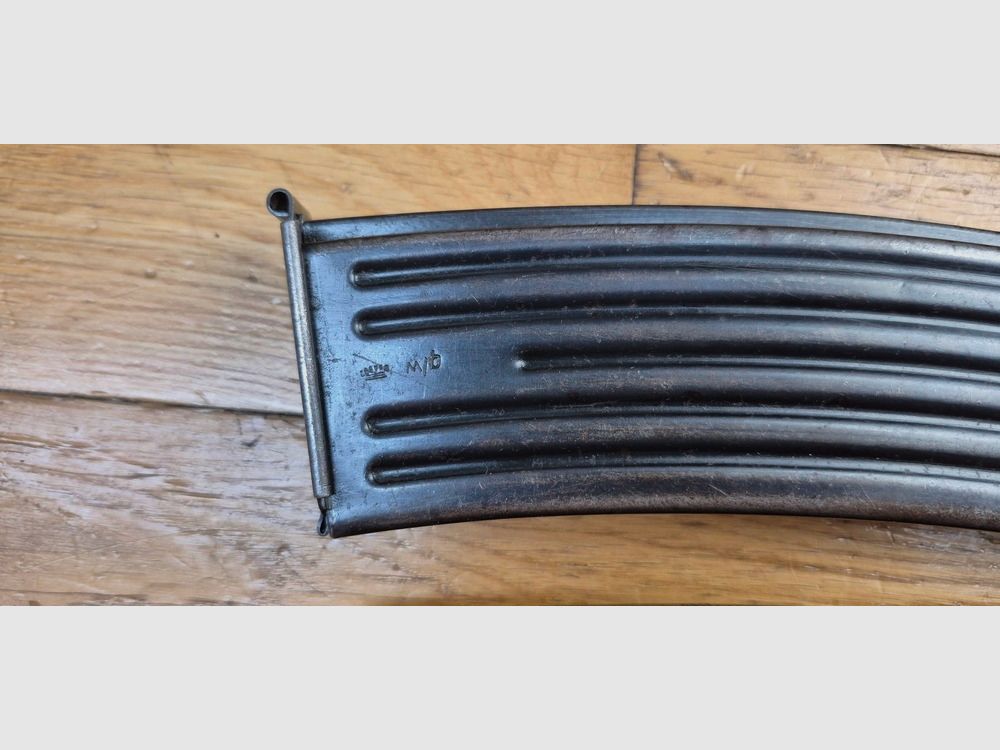 Mooie Sturmgewehr 44 – MP43 / MP44 / Stg44 – Erma-wapen uit 1945 – 1e aanvalsgeweer in de geschiedenis – Niet monomatrikuleert maar 100% uit de 2e wereldoorlog – Niet gereviseerd DDR / Joegoslavië – 2 originele 30-schots magazijnen – Zeldzaam en mythisch wapen in uitstekende staat – TBE+ – Categorie A2 – Export EXCLUSIEF, afbeelding 37 van 39