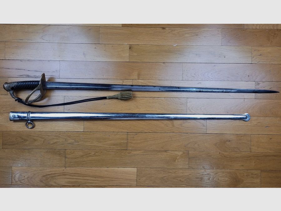 Seltenes Offiziersschwert der Kavallerie – Modell 1883 – Gerade Klinge aus dem Arsenal Châtellerault von 1886 mit Scheide und Porte-Mains in sehr gutem Zustand, Bild 2 von 24