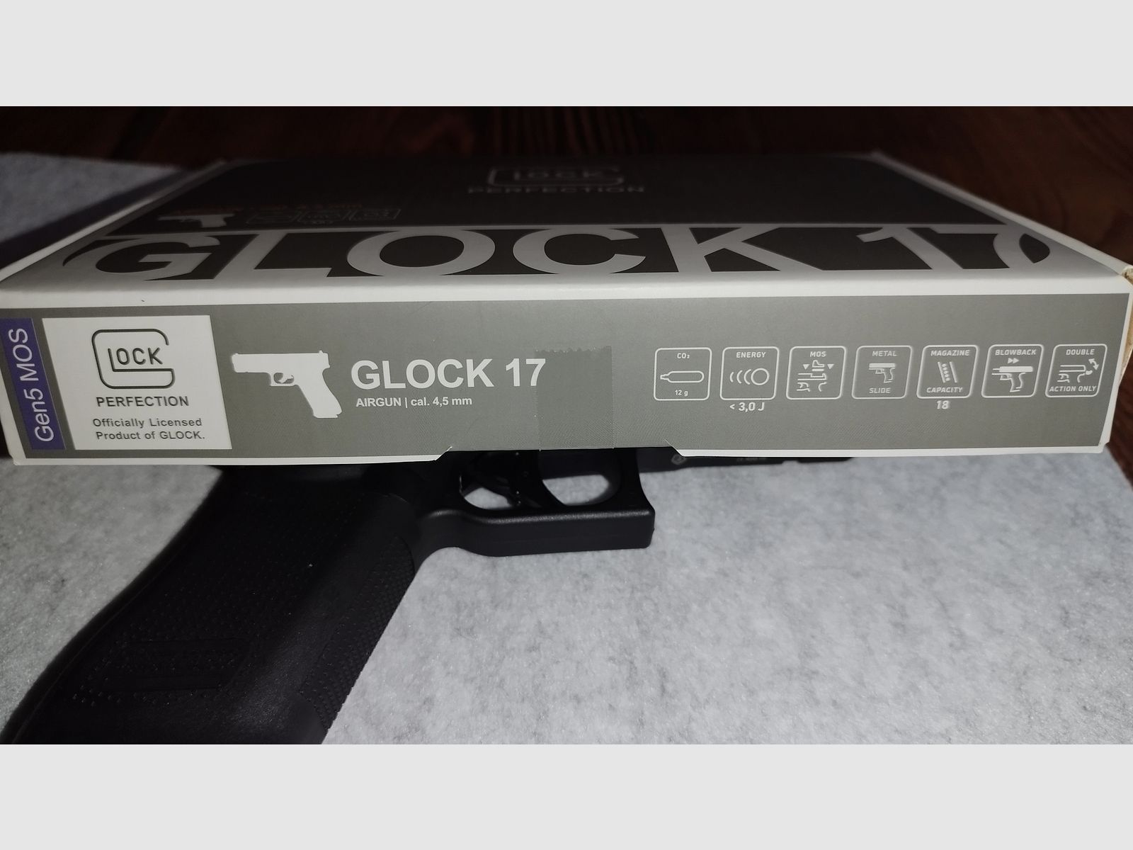 Glock 17 Gen 5 CO2 4.5mm BB with blowback and remaining warranty