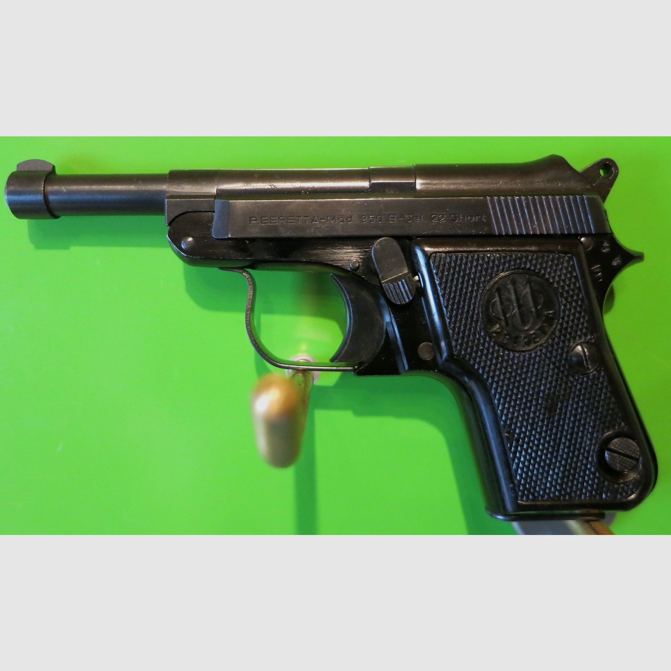 Beretta 950B halbautomatische Kipplauf-Pistole .22 Short       #75-, Bild 1 von 8