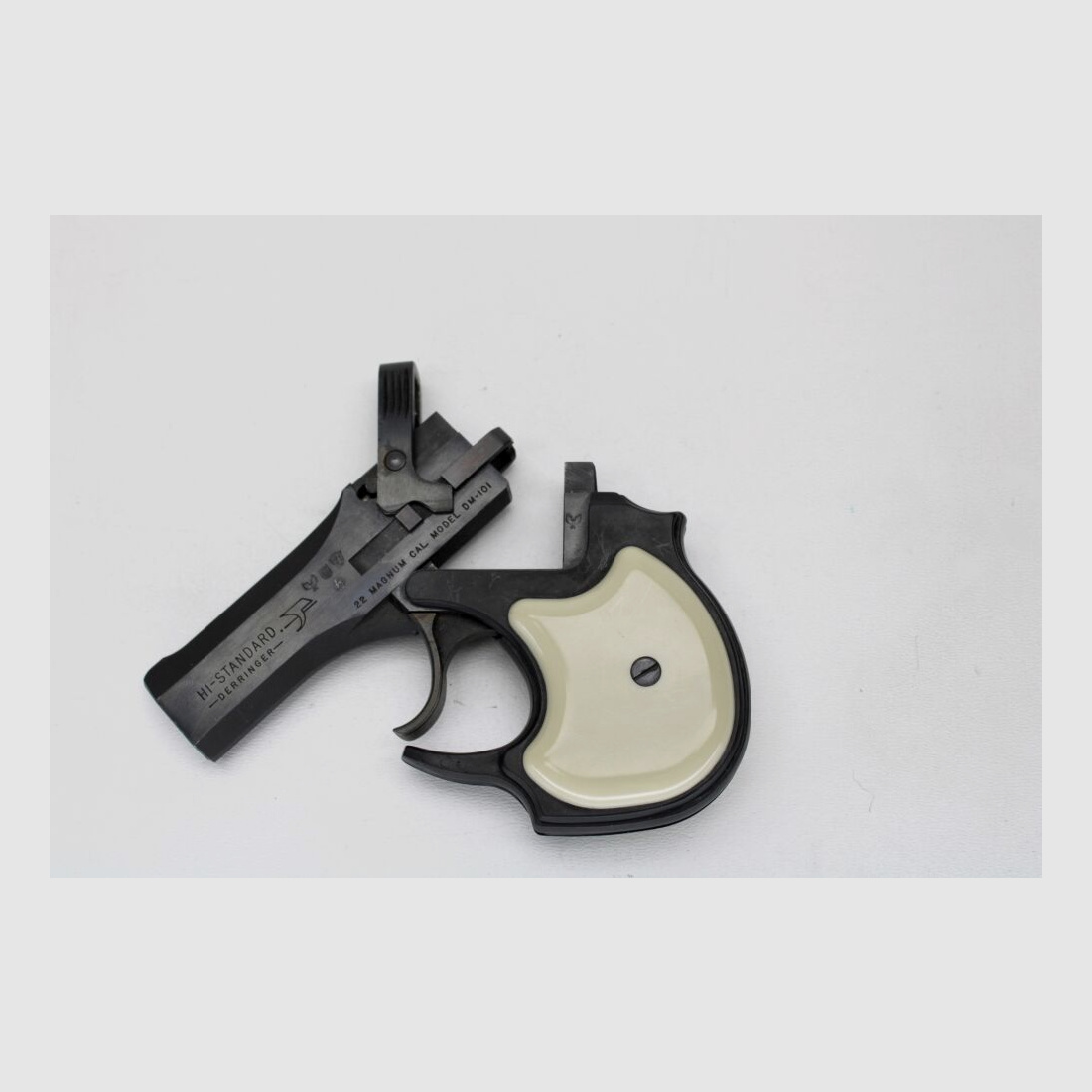 Derringer High Standard DM-101 .22WinMag