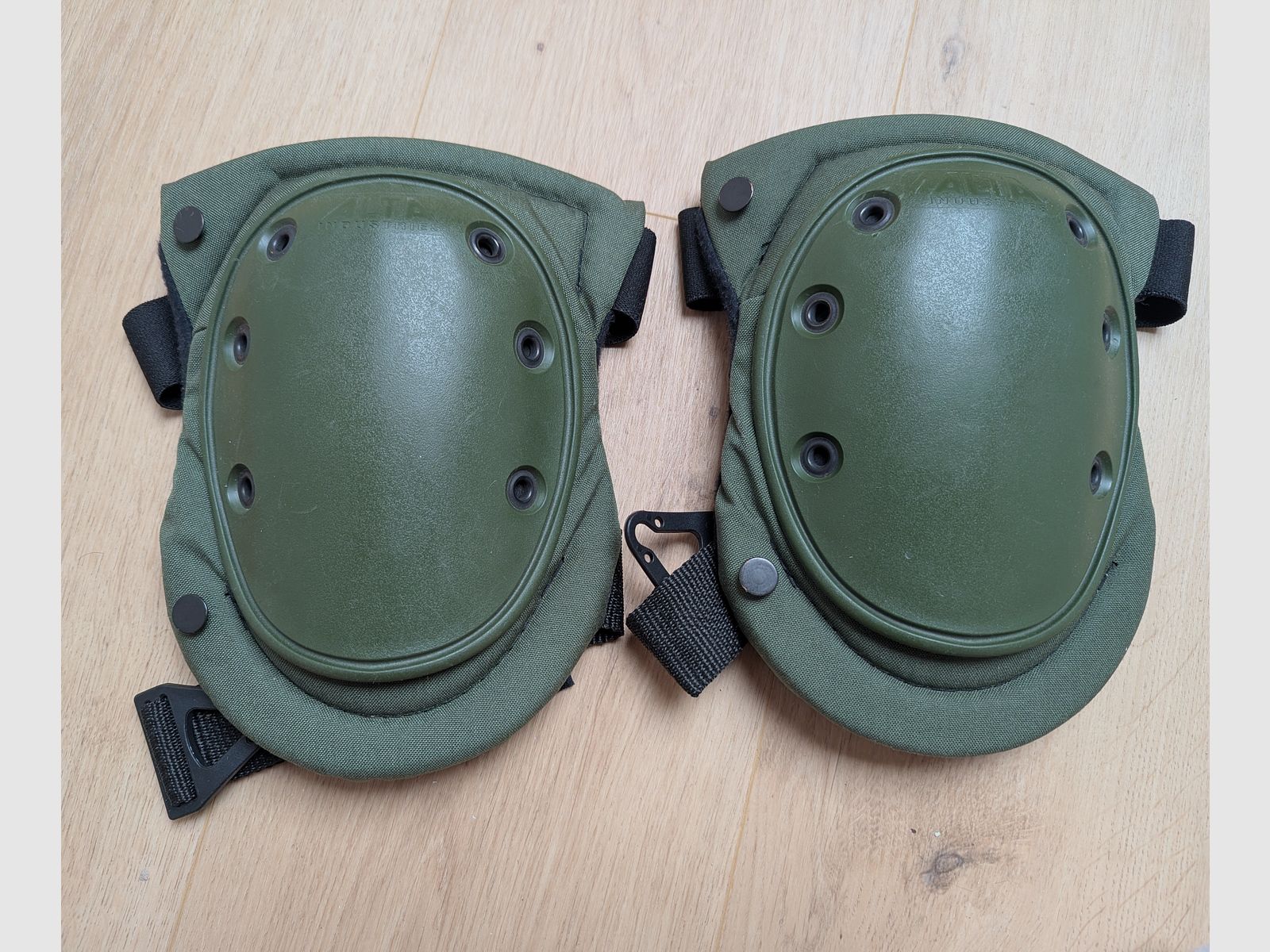 Alta Tactical Altaflex Knieschützer Olivgrün Alta Tactical Knieschutz (Schwarz, Nylon, Kautschuk) Airsoft