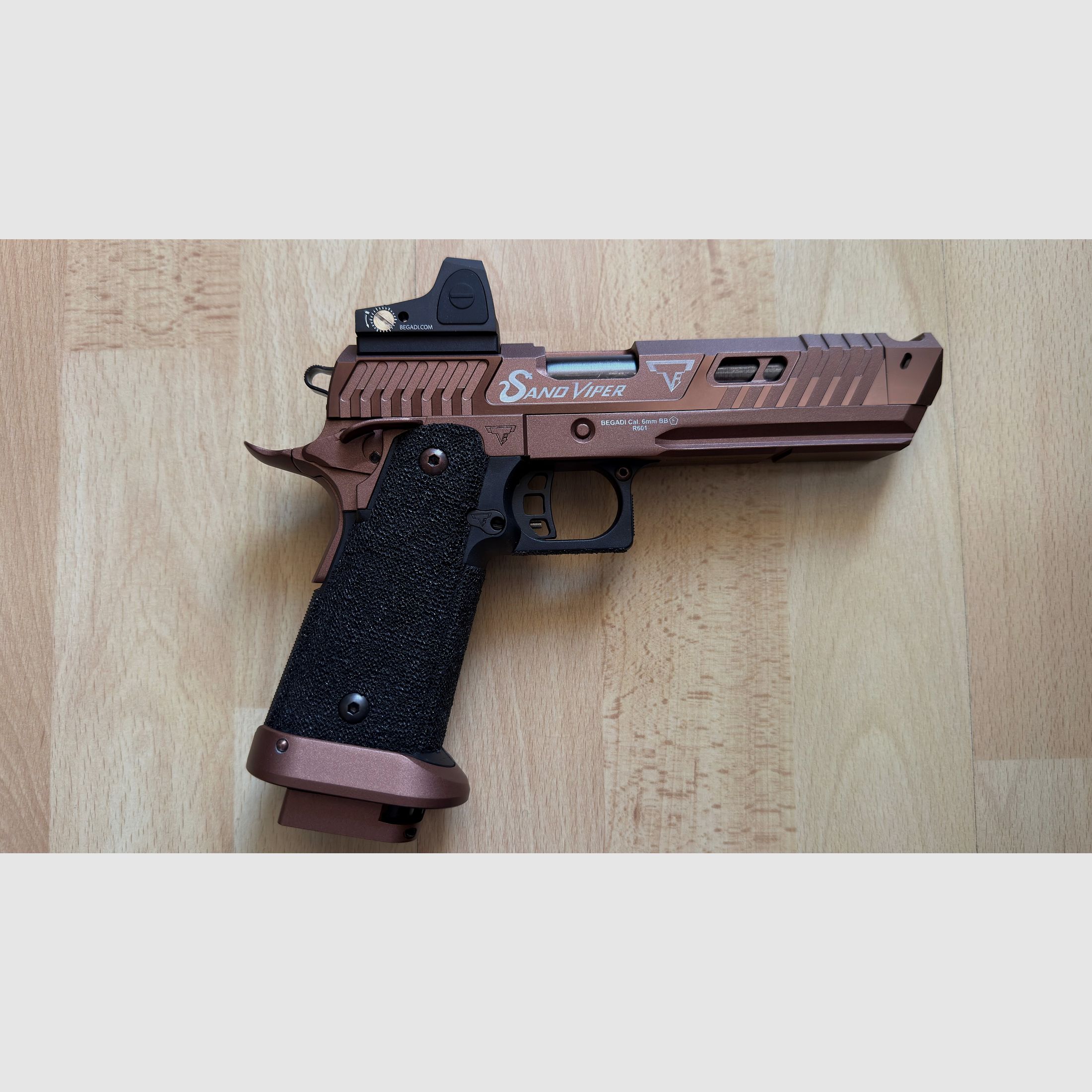 Army Armament TTI Sand Viper (R601) HiCapa GBB „CNC Begadi Upgrade Version“