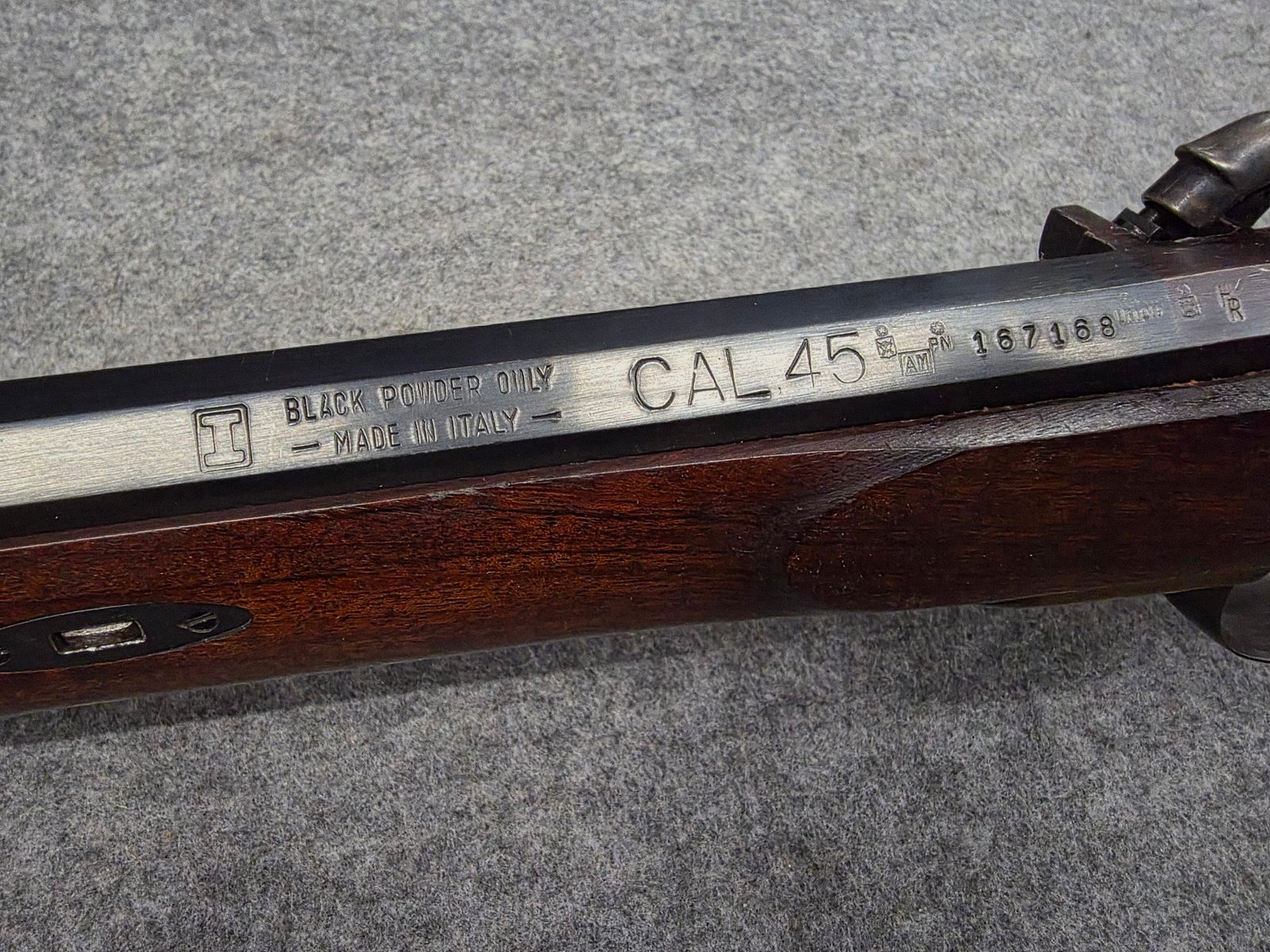 Fusil à percussion à chargement par l'avant MAV Fabriqué en Italie Mod. Hawken Calibre .45 Fusil à percussion à chargement par l'avant