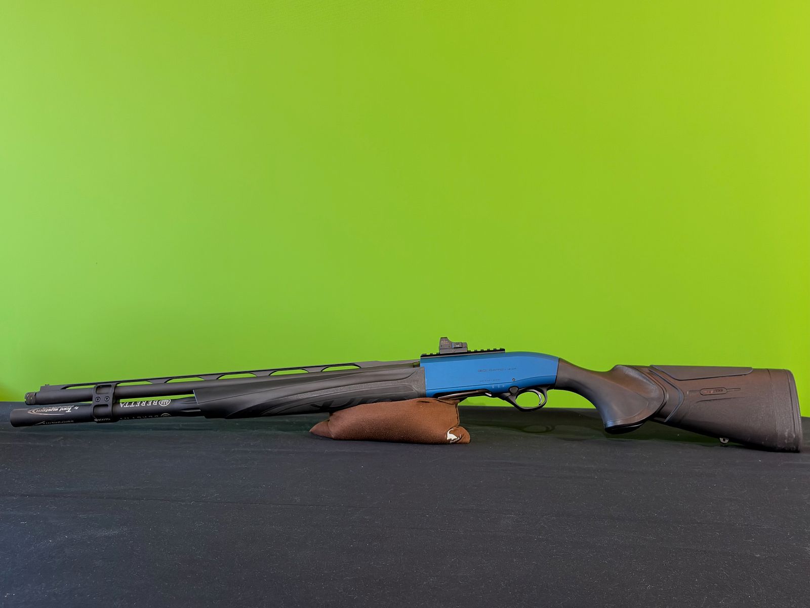Beretta 1301 Comp Pro 12/76 con Burris FastFire 2, Picatinny Rail & Optimachoke HP Ported