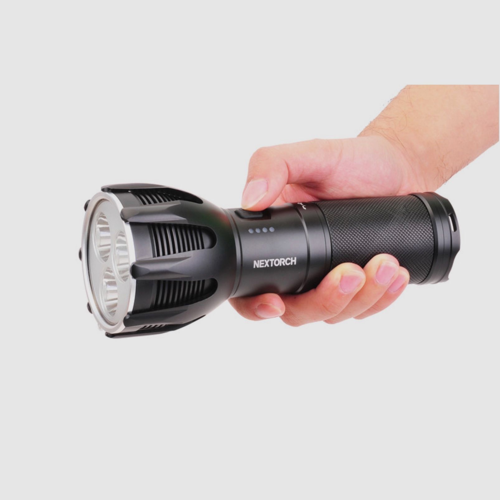 NEXTORCH Saint Torch 30 5600 Lumen Suchscheinwerfer LED Taschenlampe