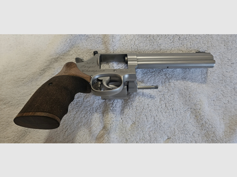 smith and wesson 686-3 target champion .357 magnum