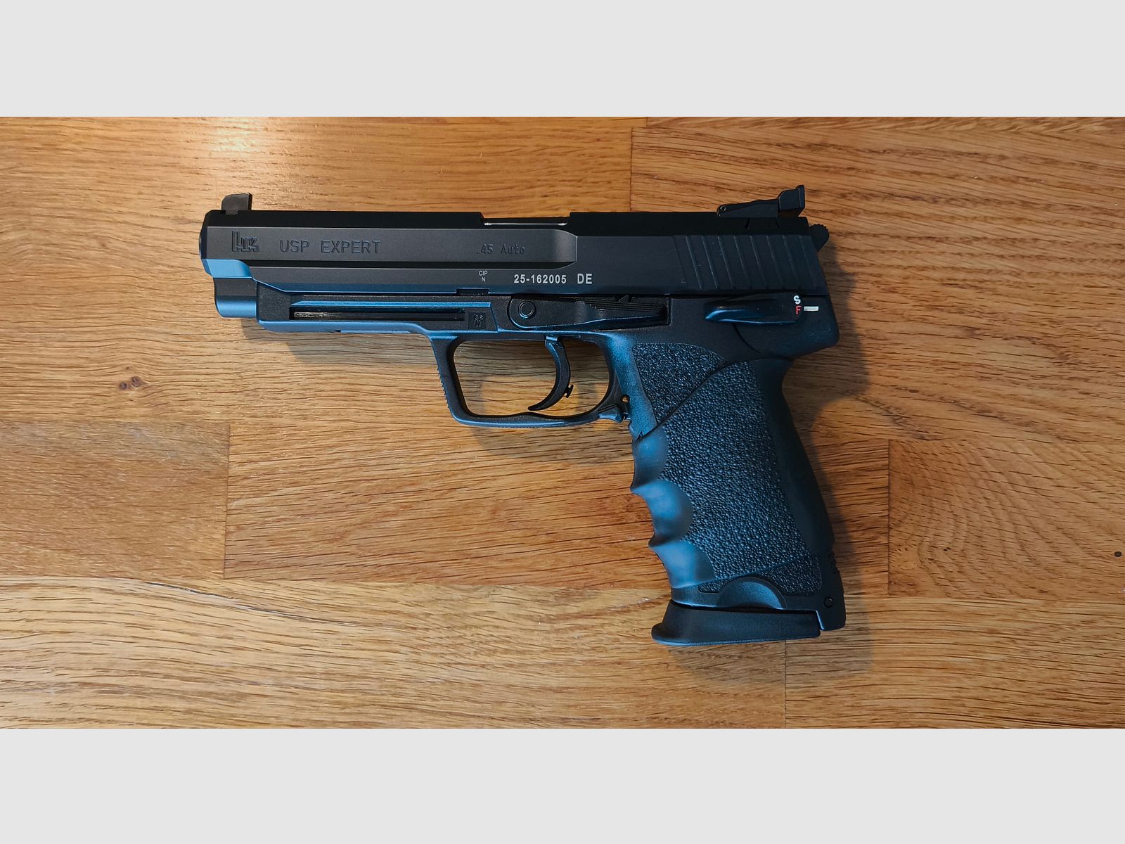 Heckler USP Expert .45 mit Wechselsystem 9mm und Merkle Abzug