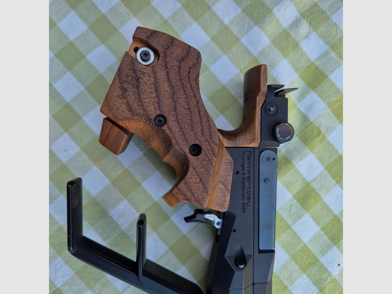 Pistola de competición Feinwerkbau Modelo 102