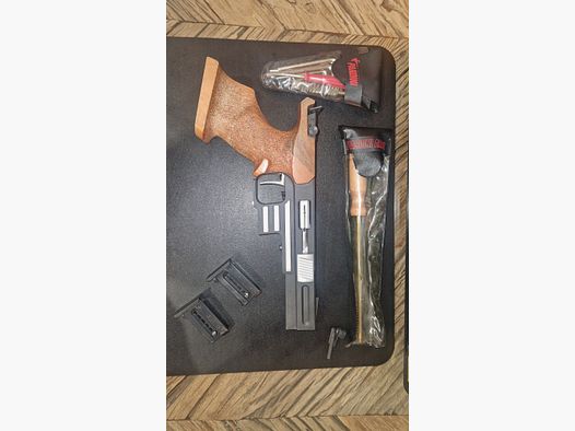 Pardini SP .22 lr. Matchpistole – 2 Magazine – Originalkoffer – sehr gepflegt