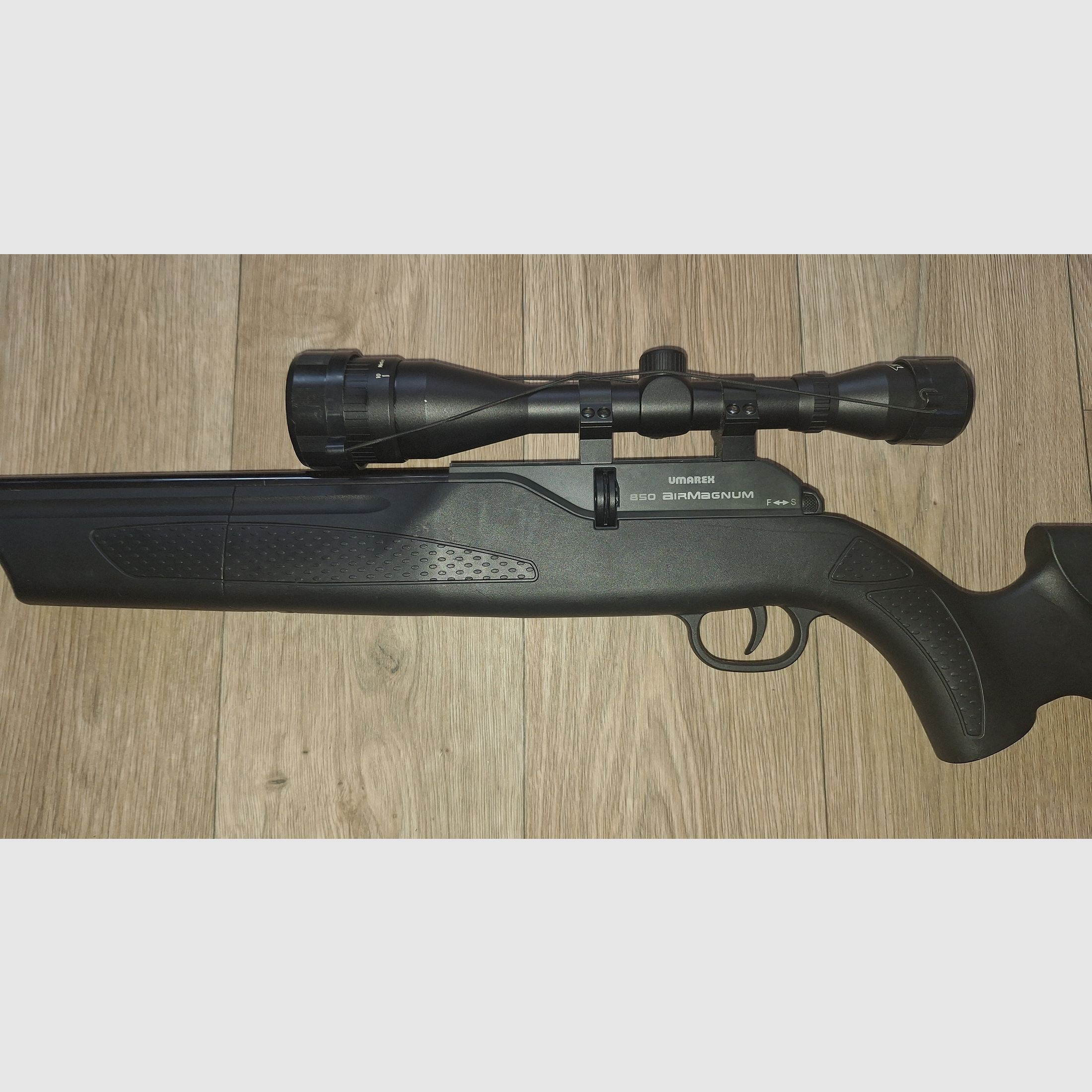 Fusil Umarex 850 Airmagnum CO2 Cal. 4,5 mm avec lunette de tir Walther 6x42