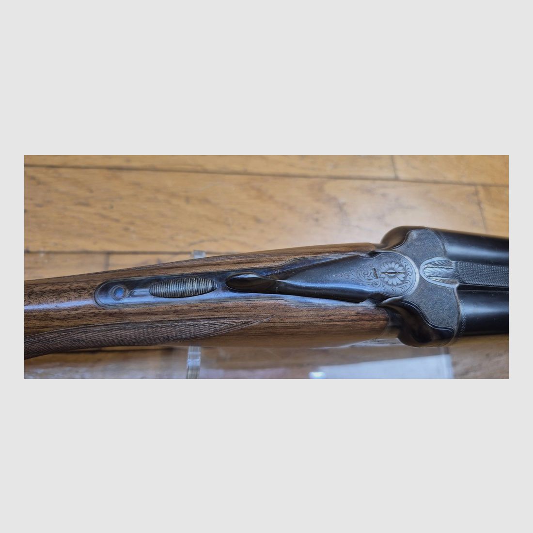 Wunderschöne Flinte Robust Modell Nr. 246 – Manufrance Saint-Étienne – Kal. 16/70 – Waffe um 1952/1954 (!) – 100% Jaspage und Gravuren – Spiegel-Lauf, quasi nie geschossen – Vollständige Originalverpackung (Garantie, Handbuch, Prüfungszertifikat) – Zustand nahe neuwertig für diese 72 Jahre! – Fast museales Stück – TBE+++, Bild 26 von 56