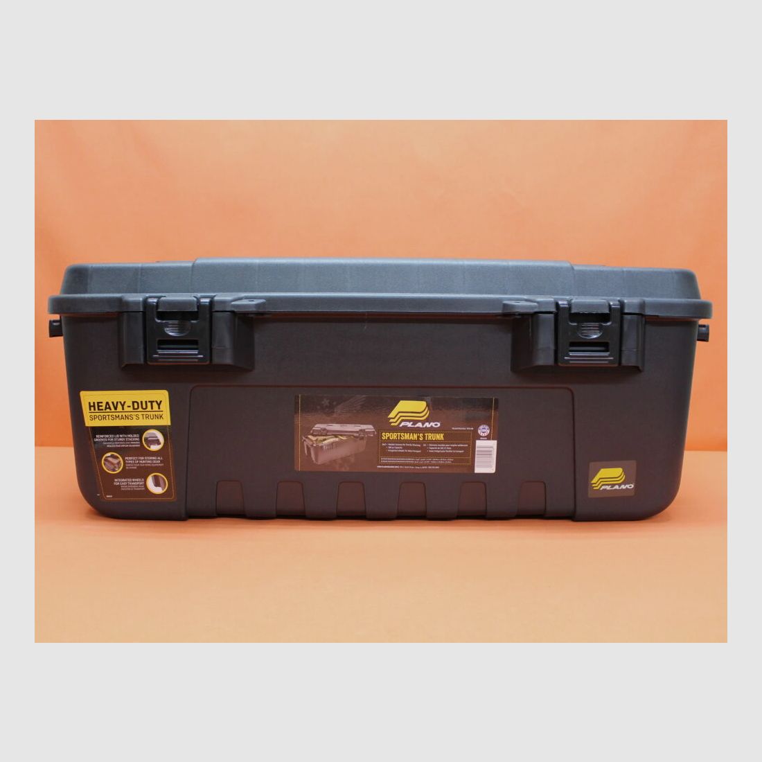 Plano Plano Large Sportsmen Black Trunk w/Wheels: Scatola per utensili in polimero nera circa 96/46/36cm, immagine 1 di 8