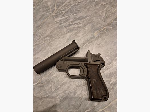 Signal pistol