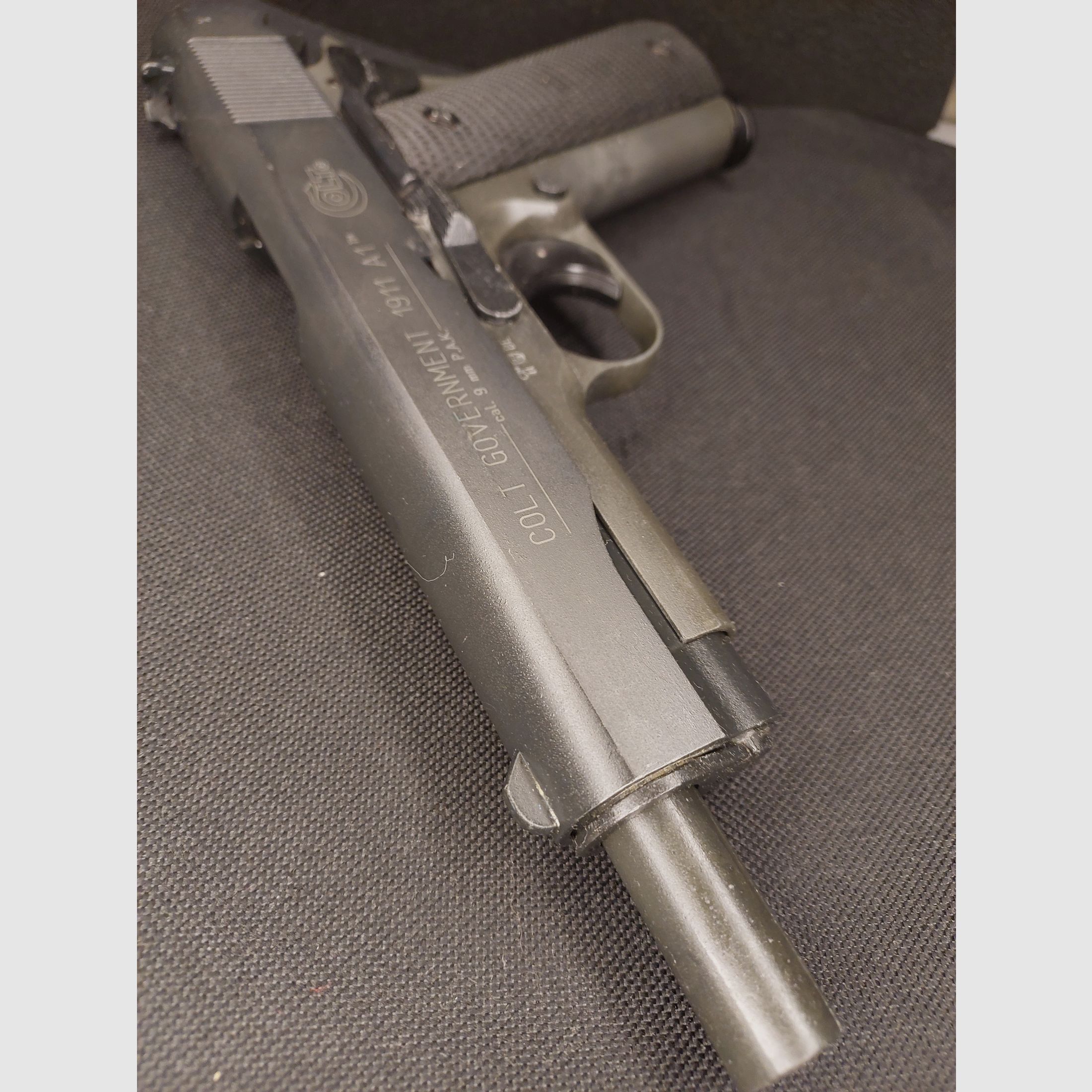 Colt Government 1911 A1 pistola de fogueo 9mm P.A.K. (PTB 774) con 3 cargadores