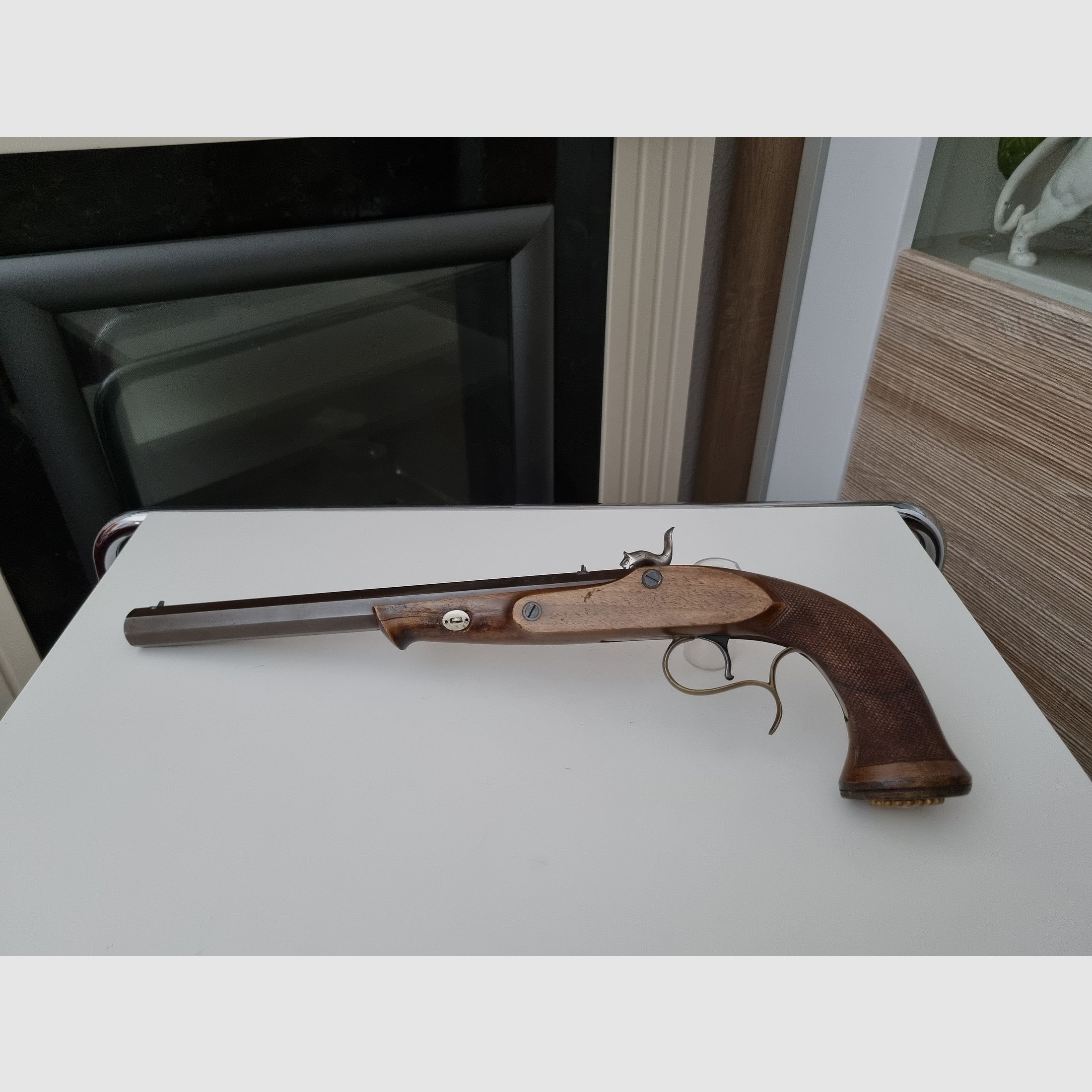 Front-loading percussion pistol model W. Parker of London caliber: .45