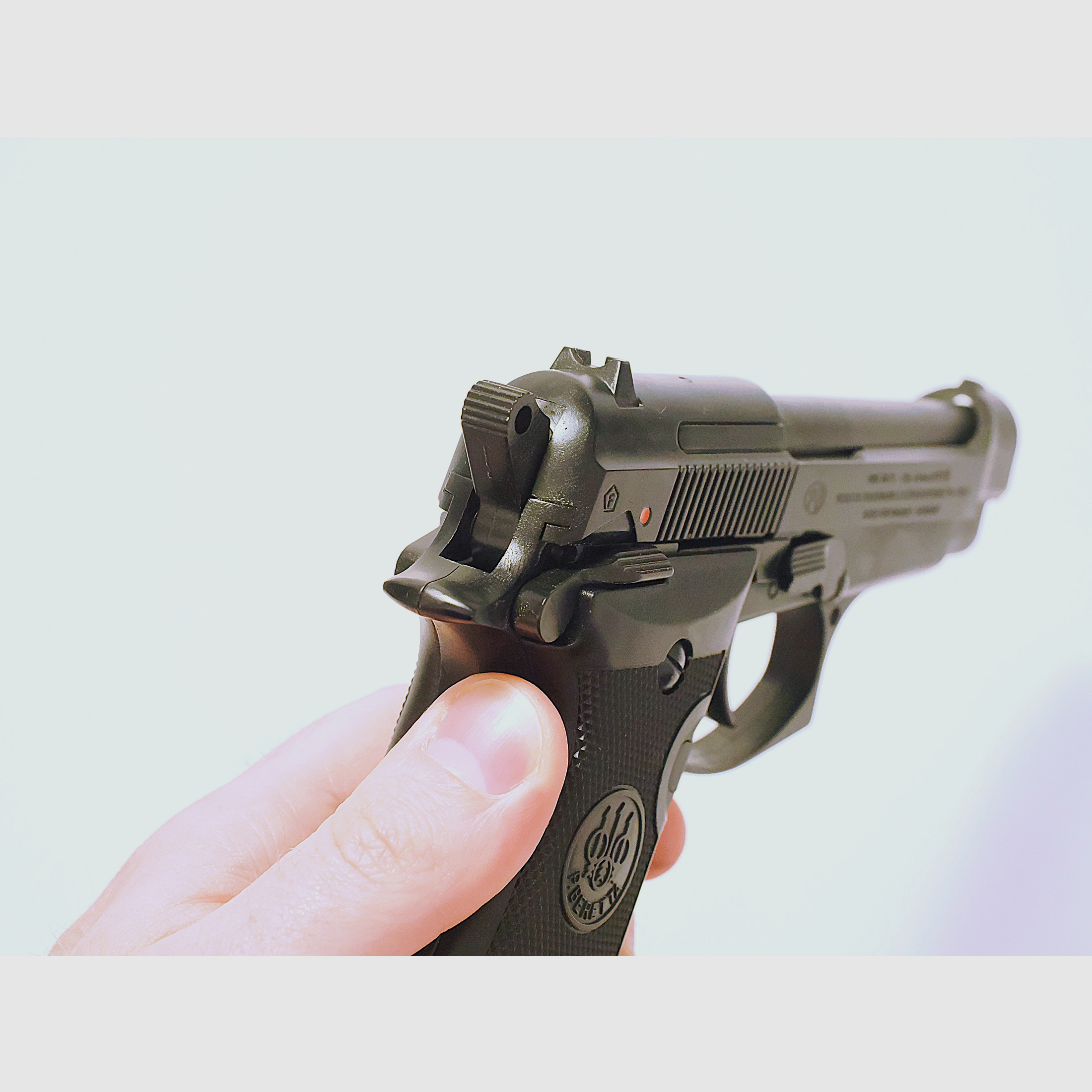 CO2-Pistole / Luftpistole Beretta 84 FS Kaliber 4,5mm BB