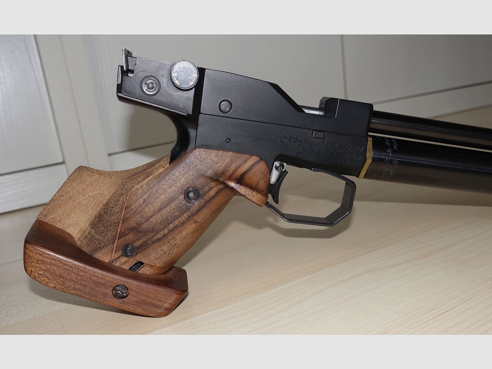 FWB LP2 match pistol in very good condition, 2 cartridges, additional weight, etc.