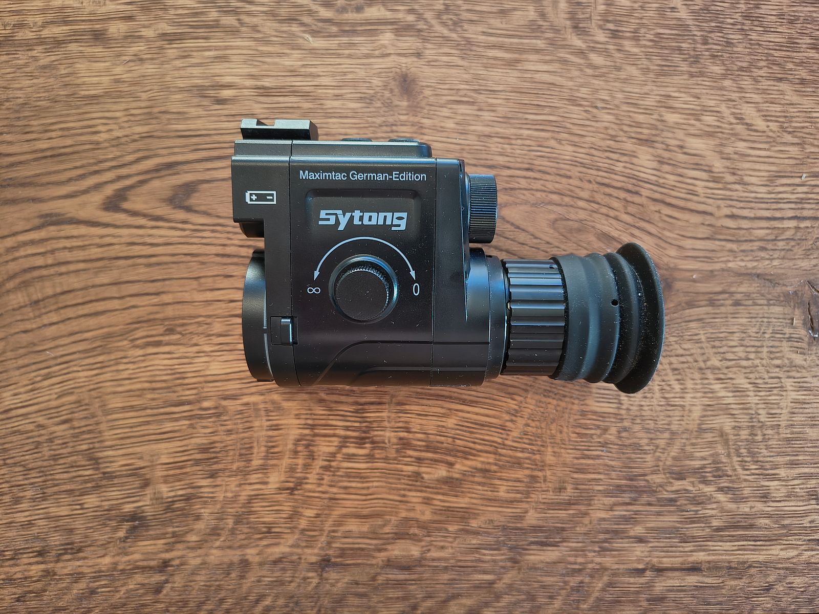 Sytong HT-770 (y compris adaptateur universel) + 850 nm projecteur infrarouge (y compris montage)